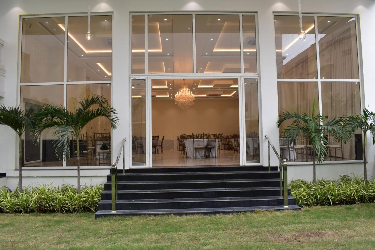 The White Lotus Hotel Gaya Exterior foto